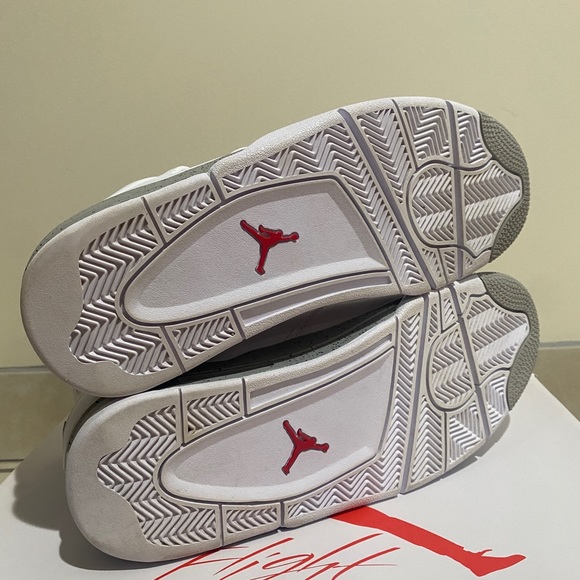 Jordan 4 White Oreos - Picture 9 of 11